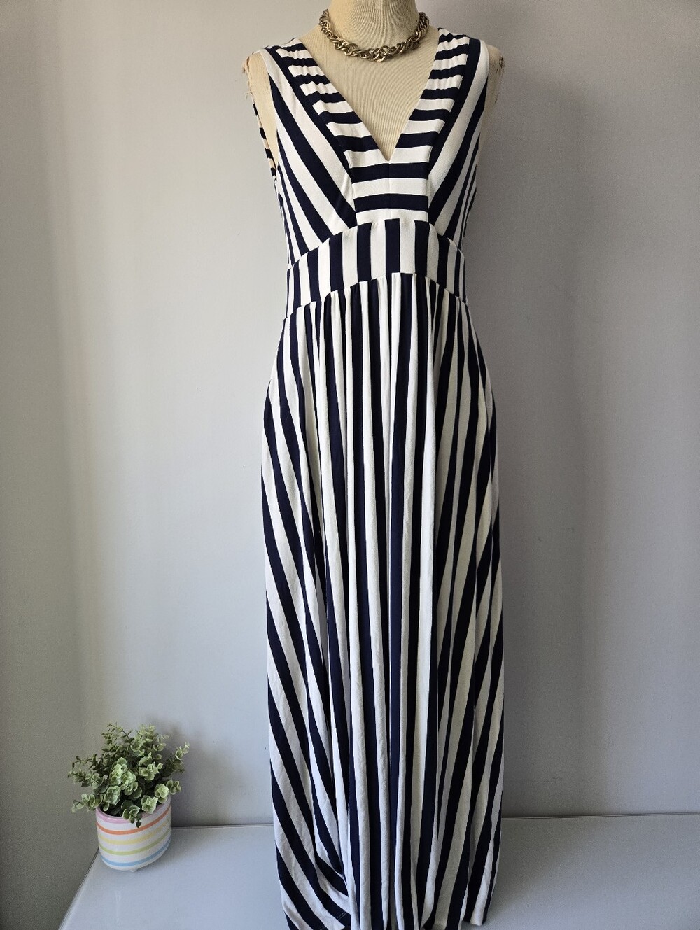 Boden Olympia Jersey Navy and White Vertical Stripe V-Neck Maxi Dress. Size 6 - Picture 2 of 11